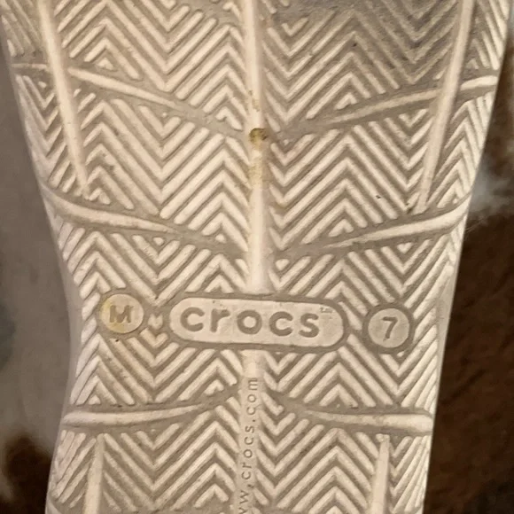 Crocs boys slip on shoes, navy/white, sz 7 (big boys) - Picture 8 of 9